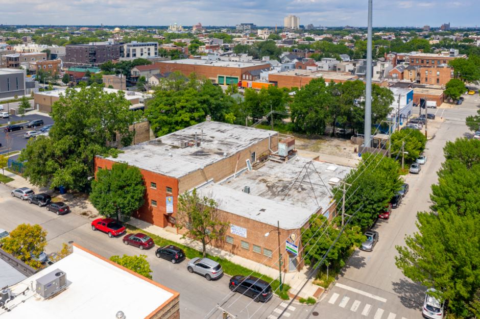 Aerial View of an industrial warehouse in Chicago - Cawley Commercial Real Estate